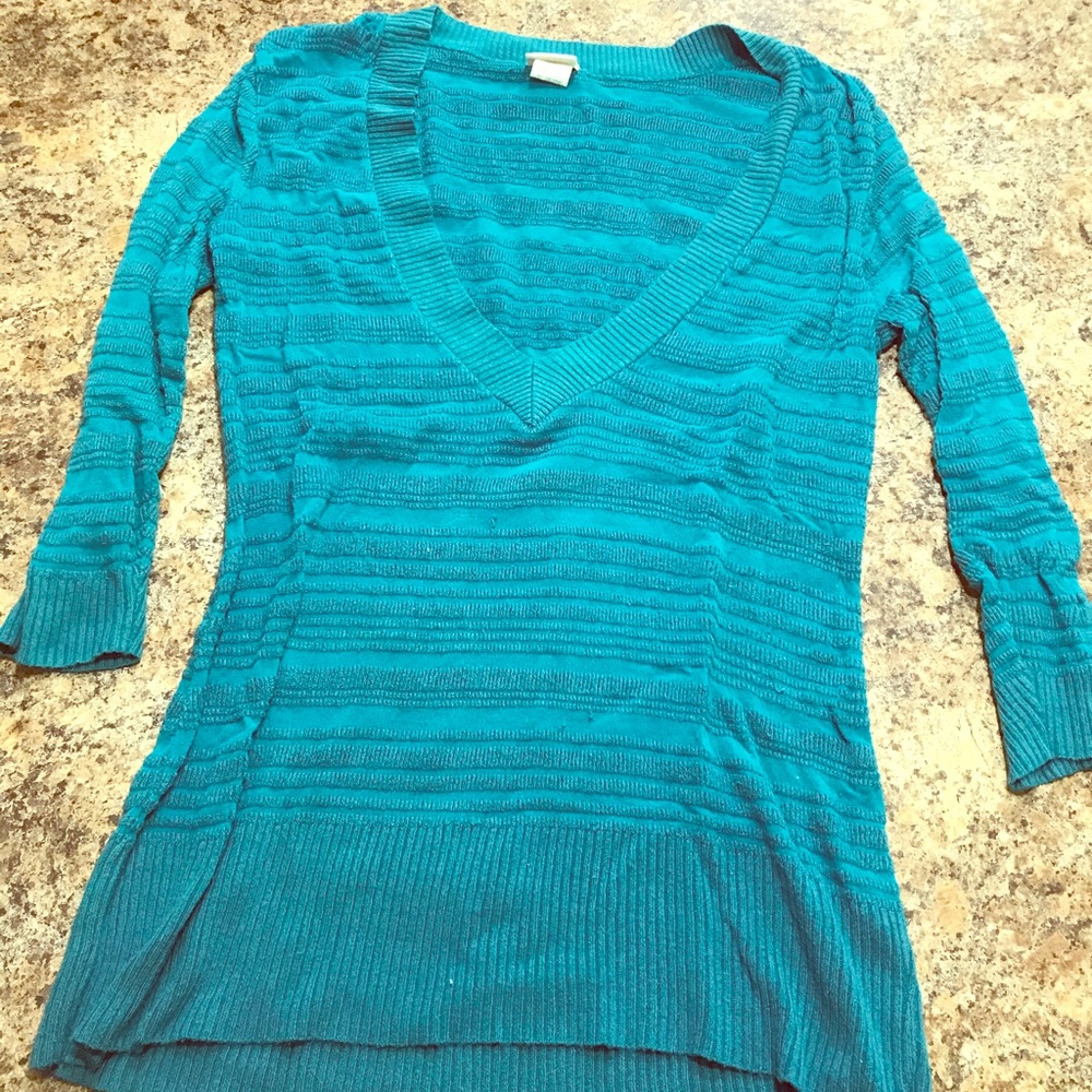 ¾ sleeved blue top